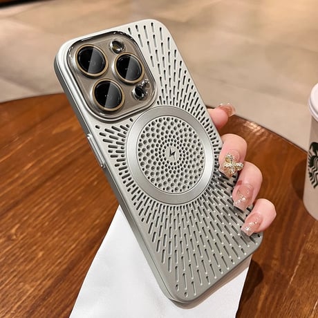 放熱 iPhone16Pro/16ProMaxケース MagSafe iPhone15Pro/14/13カバー 熱中症対策 レンズカバー付 [M4620]