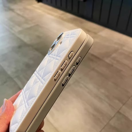 菱形キルティング iPhone16/16Proケース レザー カメラ保護 iPhone15pro/14Promaxカバー エレガント 耐衝撃加工[M4822]