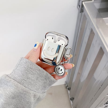 【Airpods 4】笑顔 airpodspro2/3ケース 銀色艶あり airpodsプロカバー  チェーン付  かわいい 頑張  ファッション M878