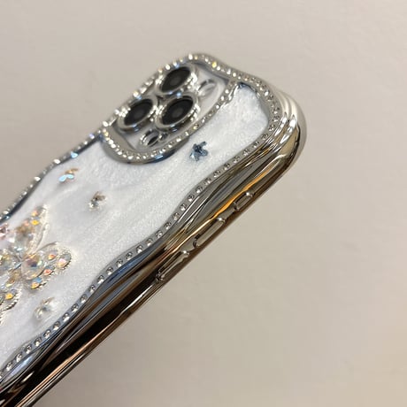ジュエリー iphone16/16proケース  うねうね枠 ダイヤ蝶 iphone15pro/14/13proケース 高級感 女子力高い [M5031]