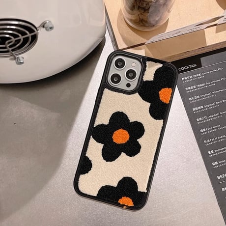 秋冬人気  iPhone16/15Proケース 刺繡 花柄 iPhone14/13pro/12カバー 高級感 女子に人気 ギフトも最適 [M3568]