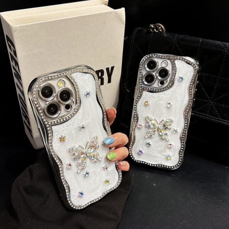 ジュエリー iphone16/16proケース  うねうね枠 ダイヤ蝶 iphone15pro/14/13proケース 高級感 女子力高い [M5031]