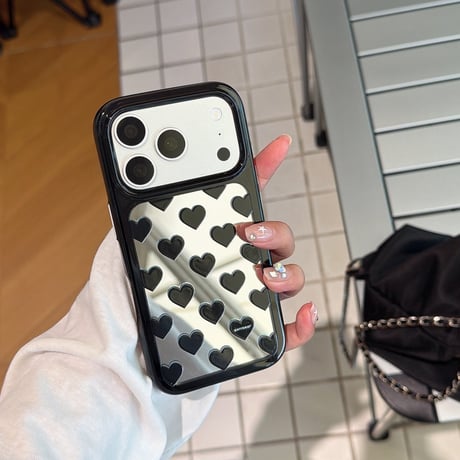 ハート柄ミラーiPhone17/17Proケース ブラック系 iPhone16Pro/15/14ケース ビーズストラップ 丈夫 [M6403]