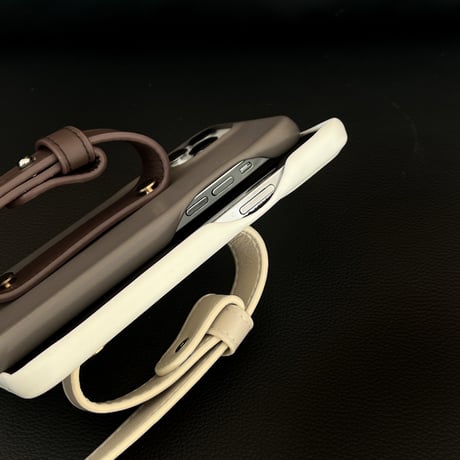ベルト付 iPhone14pro/14promaxケース レザー製 高級感iphone13/12/11promaxカバー  頑丈  手さわりよい お揃い[M2363]