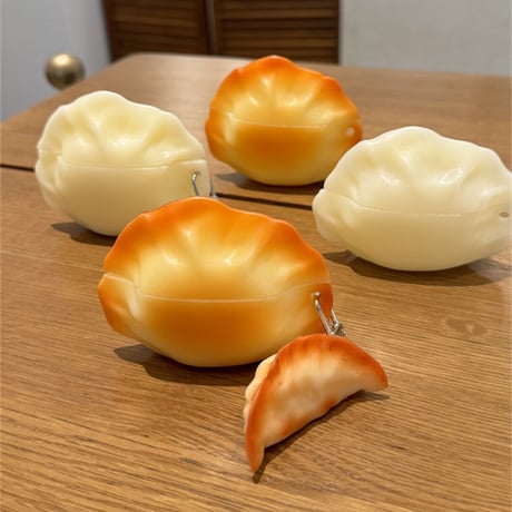 餃子 Airpods 4ケース キーホルダー付 AirpodsPro2ケース  焼き餃子/蒸し餃子  airpods3カバー 美味しそう ギフトにおすすめ [M5610]
