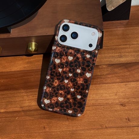 ハート柄と豹柄 iPhone17Pro/17ケース キラキララメいり  iPhone17ProMax/16Pro/15カバー 茶色 可愛すぎ  [M6025]