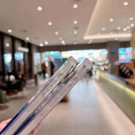 液体 iPhone15/15proケース サーフィンする犬ちゃん iphone14/13/12proカバー ストレス解消 面白い ギフトに最適[M4085]