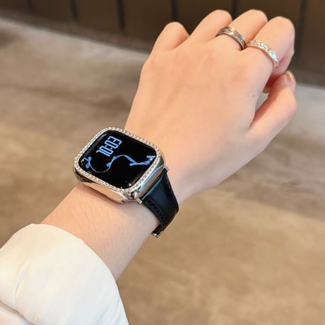 マグネット式 Apple watchバンド クローバー レザー アップルウォッチベルト  series11 10 98 7 6 SE3 SE2  Ultra3/ 2 高級感 耐久性ある[M6150]