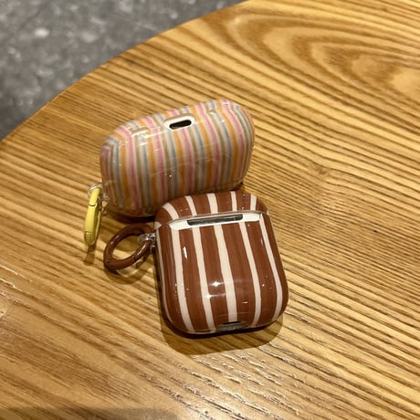 ストライプ柄 AirpodsPro3ケース オシャレ Airpods4カバー  AirpodsPro2/Pro1カバー リング付き シック ギフトにおすすめ[M6151]