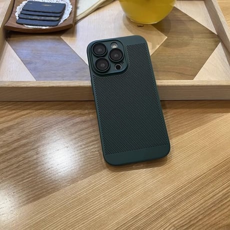 放熱 iPhone15Pro/15ProMaxケース メッシュケース カメラレンズ保護 iPhone14/13/12proカバー 耐衝撃 指紋防止  薄型軽量 [M3569]