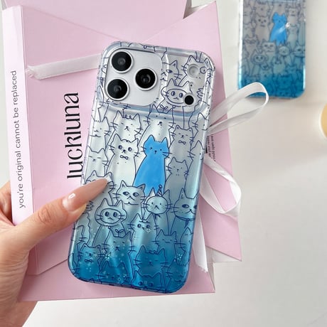 猫イラスト iPhone17Pro/17promaxケース グラデーションブルーカラー iPhone17/16Pro/15ケース かわいい 光沢感 丈夫[M6199]
