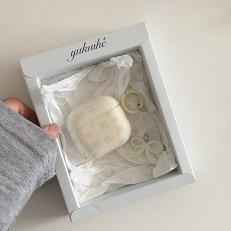 淡色系 Airpods Pro3ケース ベージュ 花柄 Airpods 4/3カバーケース AirpodsPro2/1 リボンキーホルダー 高級感 [M6378]
