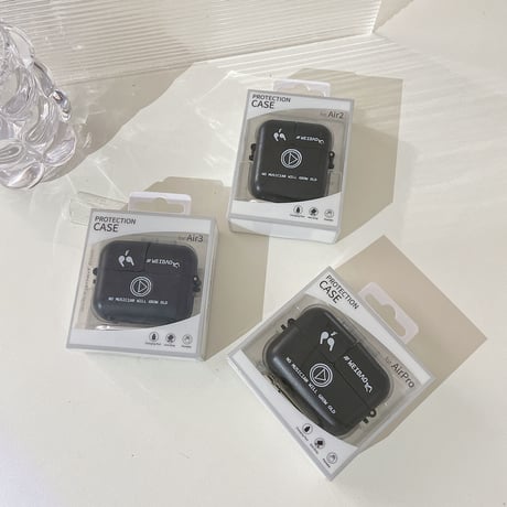ボタン押すと開ける airpods3ケース 英語文字 airpodsproカバー  フックき  可愛い ギフトにおすすめ ブラックカラー [M2117]
