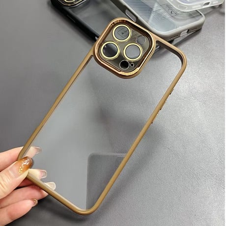黄ばまない iPhone15/16proケース ガラスレンズフィルム付き iPhone14Pro/13proケース  シンプル高級感 金属ボタン [M3775]