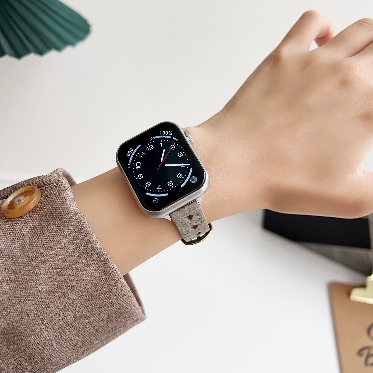 本革 Apple watchベルト 透かし彫り ハート アップルウォッチバンド 