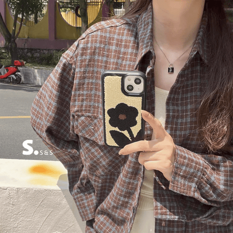 刺繡 iPhone15/15Proケース 花柄  iPhone14/13proカバー 高級感 秋冬トレンド 手触りいい[M3578]
