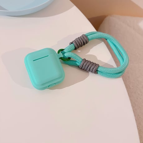 【Airpods 4】ストラップ付 AirpodsPro2ケース  シンプル風  airpods3カバー かわいい お揃い 全面保護 シリコン [M3579]