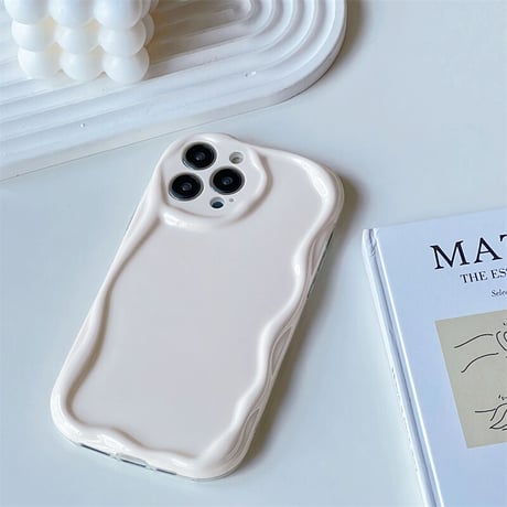 淡色アイボリー iPhone14/14proケース 波紋枠レンズカバー アイフォン13pro/12/11カバー 全面保護 落下防止 頑丈[M2836]