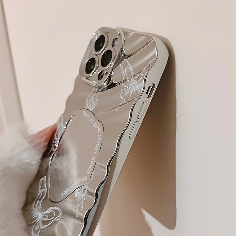 【Iphone15】金の蝶のデザインのハードケース　シルバー ミラー iPhone15/15Proケース シルバー 蝶柄 iPhoneSE2/14/13Pr