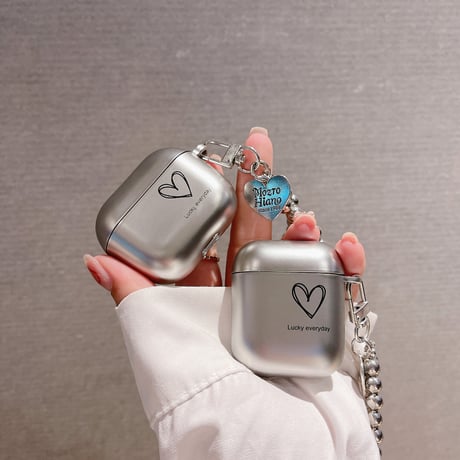【Airpods 4】シルバーカラー airpods第3世代ケース ハート柄  ストラップ付き エアーポッズプロカバー   指紋/汚れ防止 マット  プレゼントにおすすめ [M1735]