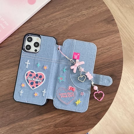 デニム手帳型 iphone14/13proケース 刺繡入り アイフォン12/11カバー シック 女子力アップ ハートアクセサリー付[M3378]