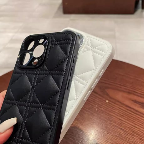 菱形キルティング iPhone16/16Proケース レザー カメラ保護 iPhone15pro/14Promaxカバー エレガント 耐衝撃加工[M4822]