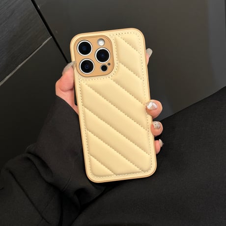 ダウンっぽい iPhone16Pro/16ケース ストラップ付 iPhone15Promax/14/13proカバー 高級感高品質 オシャレ [M4911]