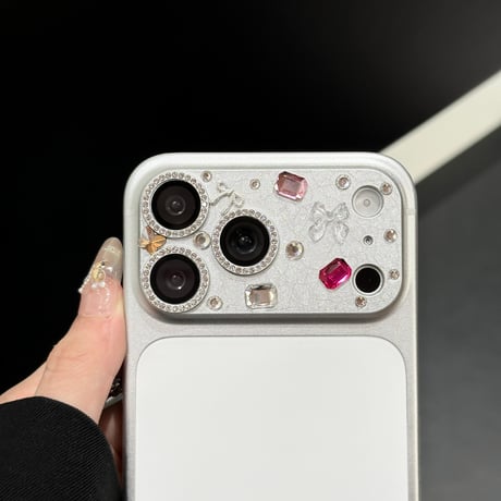 リボンとダイヤデコレンズカバー iPhone17ProMax/17Pro カメラレンズフィルム  金属製  おしゃれ  頑丈 キラキラ 耐久性耐衝撃 [M6506]