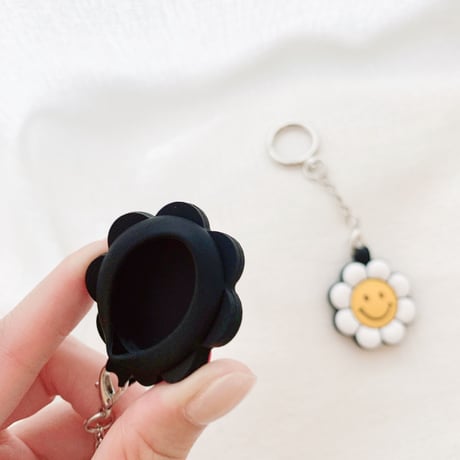 笑顔の花 AirTagケース  sunflower 可愛い エアタグカバー  キーホルダー付きソフトケース 耐久性ありM576
