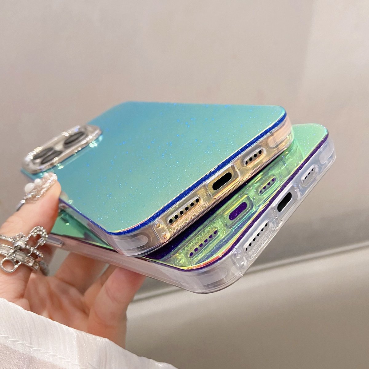 キラキラミラー iPhone15/15Proケース ラメ入り 丈夫 キラキラミラー iPhone15/15Proケース ラメ入り 丈夫