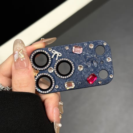 リボンとダイヤデコレンズカバー iPhone17ProMax/17Pro カメラレンズフィルム  金属製  おしゃれ  頑丈 キラキラ 耐久性耐衝撃 [M6506]