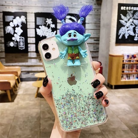 トロールズ人形 アイフォン13/12/11ケース  ラメ入り可愛いiphonexs/se2/8カバー 個性面白いおもちゃ ソフトクリアケース  ギフトM326