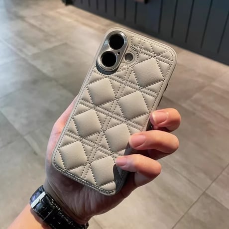 菱形キルティング iPhone16/16Proケース レザー カメラ保護 iPhone15pro/14Promaxカバー エレガント 耐衝撃加工[M4822]