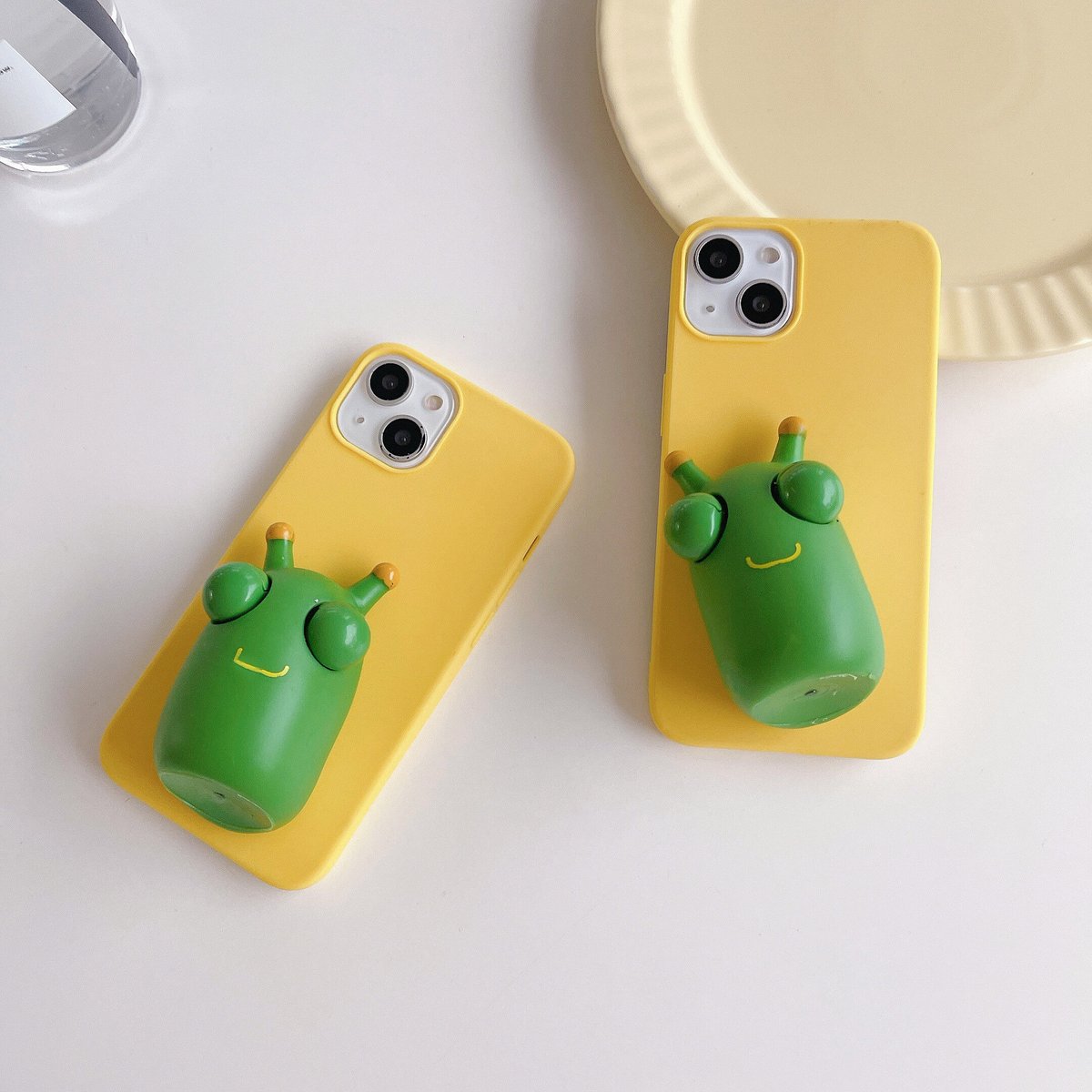 少し画面割れ iPhone 14 イエロー 本体 箱付 純正ケースおまけ付 少し画面割れ iPhone 14 イエロー 本体 箱付 純正ケースおまけ付