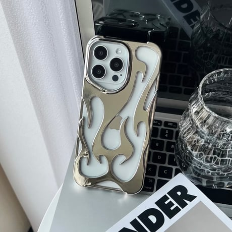 放熱 iPhone16Pro/16ProMaxケース 発熱軽減 冷却 iPhone15pro/14promax/13カバー つや感 透かし彫り[M4605]