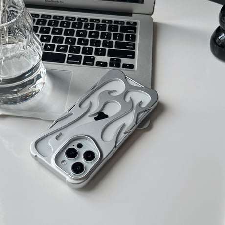 放熱 iPhone16pro/15promaxケース 透かし彫り iPhone14promax/13pro/12/11カバー 指紋防止 夏に人気[M4476]