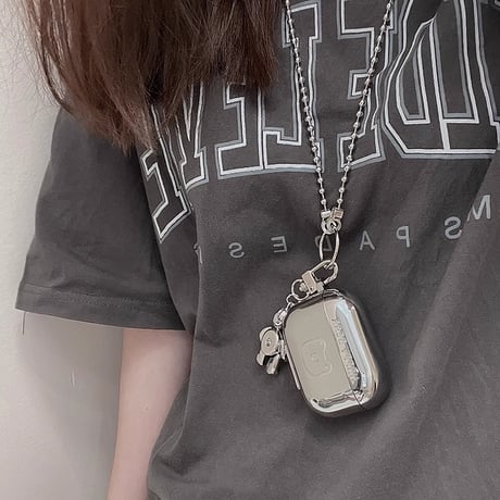 Airpods 4ケース 熊柄 チャーム付 ショルダーチェーン エアポッズPro2/Pro1カバー つや感シルバー Airpods3/2 人気品[M4706]