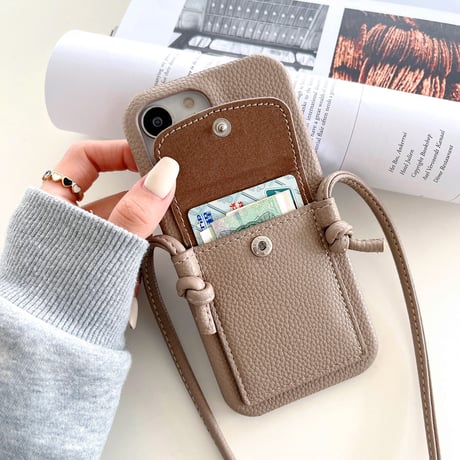 カード入れ付 iphoneSE第3世代/13ケース  革 首掛けストラップ アイフォン12/11proカバー 高級感  頑丈 便利[M1698]
