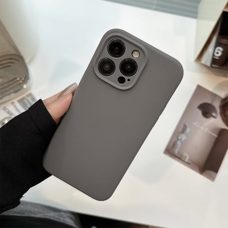 高品質シリコン iPhone15/15proケース 保護力強い iPhone14/13/12proカバー 耐久性あり シンプルコーデ 高級感[M3894]