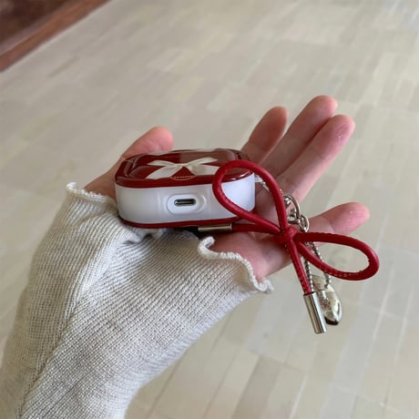 リボン柄 Airpods4ケース  めっちゃ可愛い ハートチャーム付 Airpodspro2/proカバー Airpods3 ワインレッド 高級感おしゃれ[M4744]