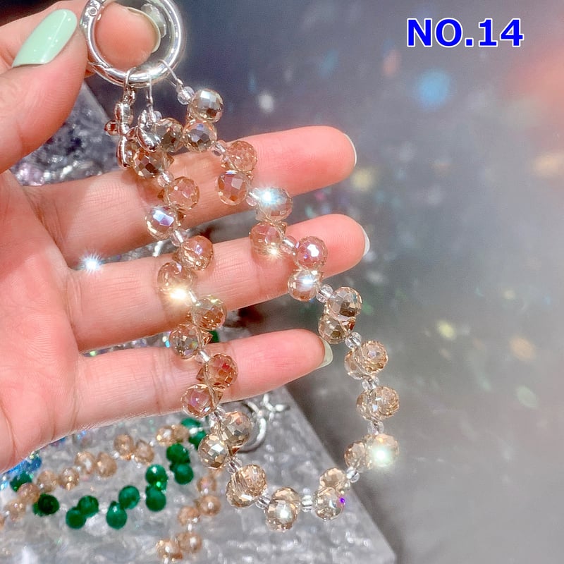 iPhone16」クリスタル ストラップ バックチャーム 高級感