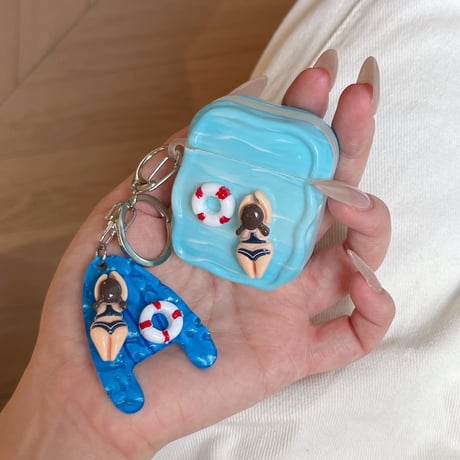 泳ぐ男女 AirpodsPro3ケース  ペアお揃い Airpods4/3カバー pro2/Pro1ケース 可愛いキーホルダー付 ギフトに最適[M6466]