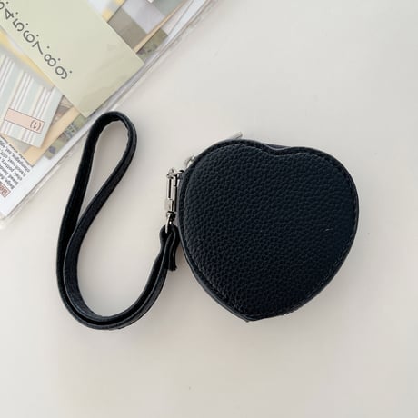 ハート型 小銭入れ AirPodsPro2/第3代ケース レザー ストラップ付  airpods保護カバー 耐久性あり シック ギフトにおすすめ[M3691]