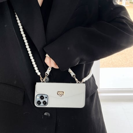 真珠ストラップ付 iphone14/14proケース カード収納 アイフォンSE3/13/12/11PROケース セレブ愛用 高級感 ガールズに人気[M2457]