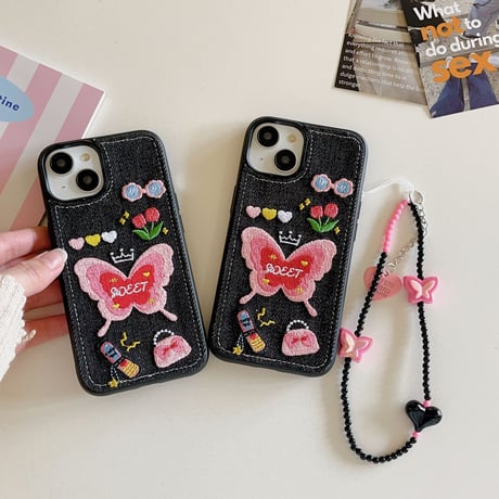 刺繡入り蝶々 iPhone15/14proケース デニム素材 iPhone13/12proカバー ストラップ付  [M3495]