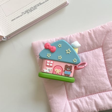 可愛い家 Airpods4ケース クマちゃん AirpodsPro2ケース airpods3/2カバー リング付き ギフトにおすすめ 頑丈[M5412]