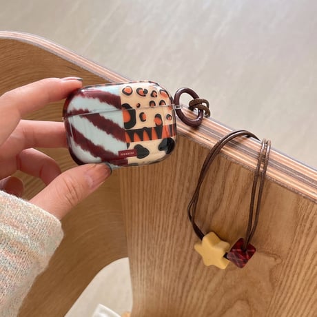 ショルダーストラップ付 Airpods4/3ケース  めっちゃ可愛い Airpodspro2/proカバー ヒョウ柄 秋冬ファッション[M4718]