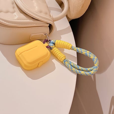 【Airpods 4】ストラップ付 AirpodsPro2ケース  シンプル風  airpods3カバー かわいい お揃い 全面保護 シリコン [M3579]