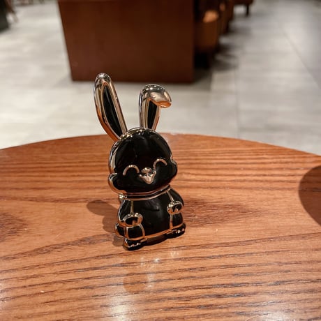 ウサギ スマホグリップスタンド キュート可愛い  粘着タイプ メッキ素材 便利 全機種対応 ギフトにおすすめ[M2681]