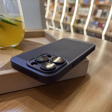 放熱 iPhone15Pro/15ProMaxケース メッシュケース カメラレンズ保護 iPhone14/13/12proカバー 耐衝撃 指紋防止  薄型軽量 [M3569]